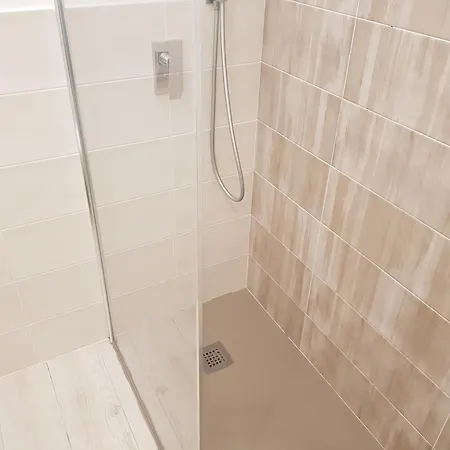 La Perla Di Puntabella アパート ヴァラッツェ