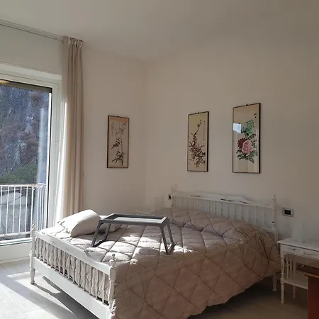 アパート La Perla Di Puntabella ヴァラッツェ